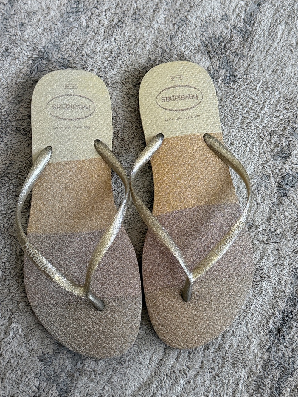 Havaianas Women's Metallic Gradient Gold Flip Flops Size 9/10